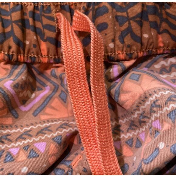 Patagonia Women's Barely Baggies, Mangrove Tiki: Henna Brown - 2.5” Inseam XL - Picture 7 of 14